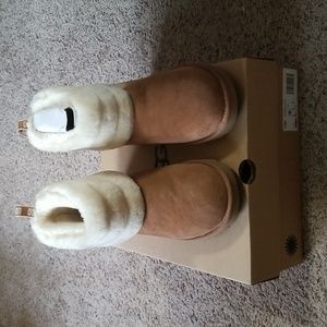 Uggs- Womens mini quilted with Fluff boots NWT Never worn